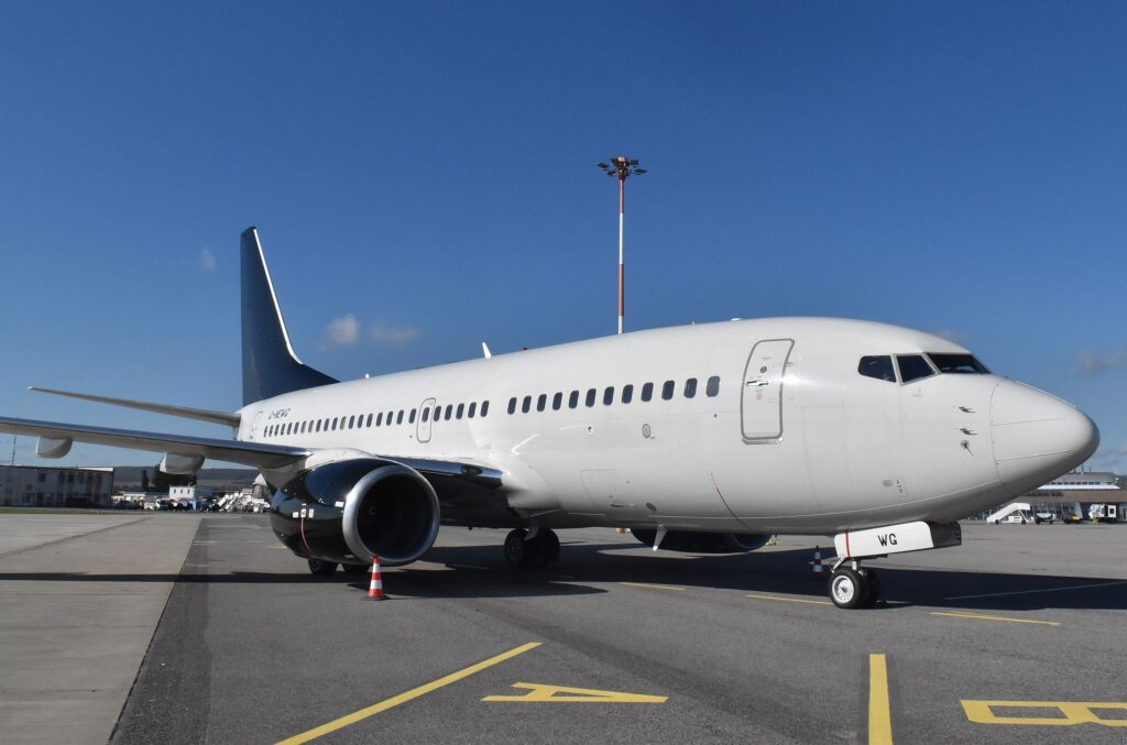 Prileteli ďalšie snehobiele aeroplány