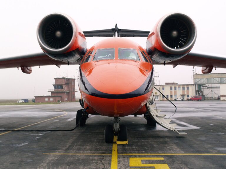 OSEMDESIATY PRVÝ DIEL FOTOPOHĽADOV DO HISTÓRIE LETISKA KOŠICE: AN-74 VYUŽÍVA COANDOV EFEKT