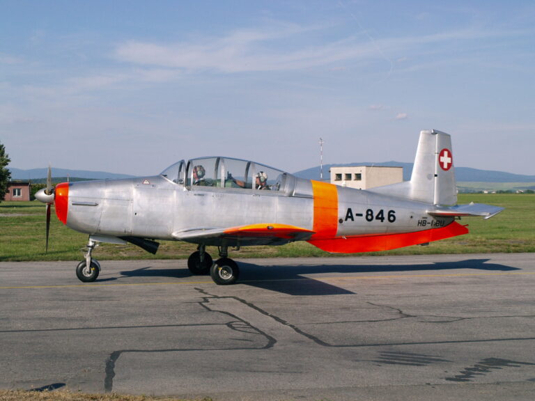 OSEMDESIATY DRUHÝ DIEL FOTOPOHĽADOV DO HISTÓRIE LETISKA KOŠICE: PILATUS P-3 NA KOŠICKOM AEROVÍKENDE