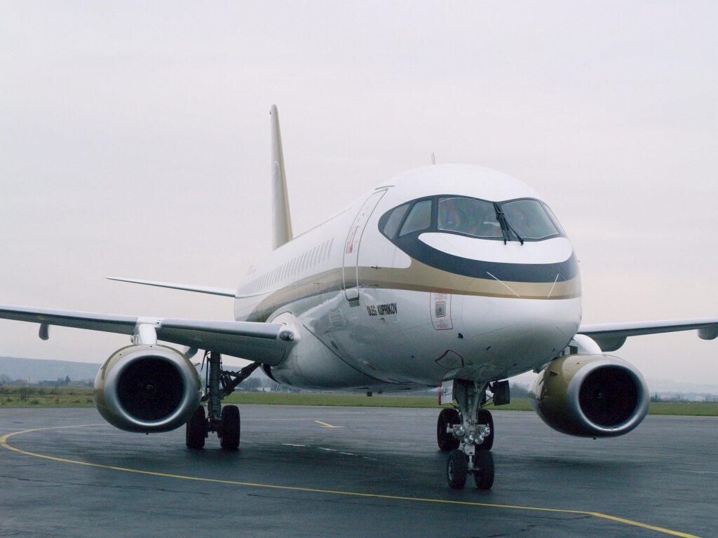 ŠESŤDESIATY DEVIATY DIEL FOTOPOHĽADY DO HISTÓRIE LETISKA KOŠICE: RUSKÝ DOPRAVNÝ SUCHOJ SUPERJET