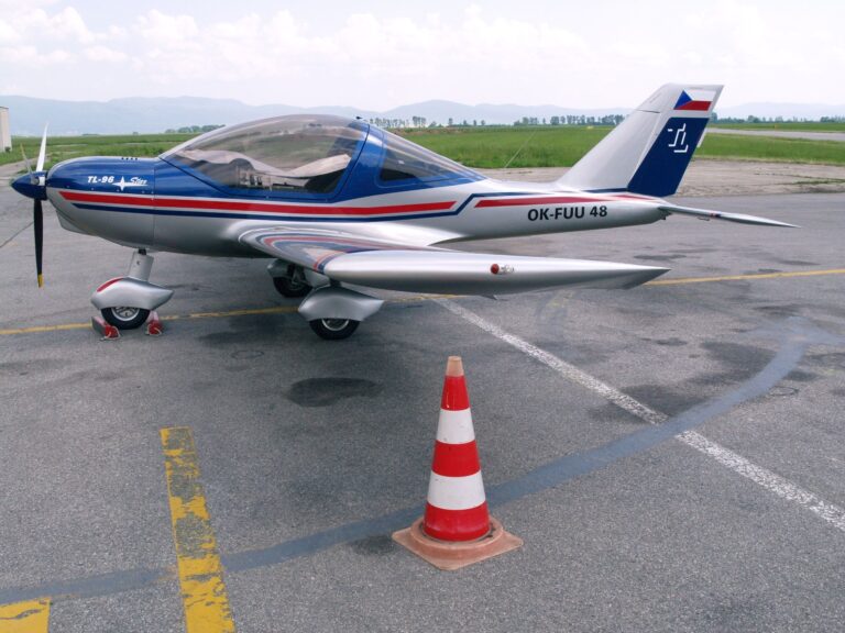 ŠESŤDESIATY ÔSMY DIEL FOTOPOHĽADY DO HISTÓRIE LETISKA KOŠICE: ČESKÉ ULTRAĽAHKÉ LIETADLO TL-96