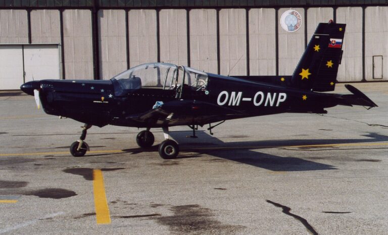 SEDEMDESIATY PIATY DIEL FOTOPOHĽADY DO HISTÓRIE LETISKA KOŠICE: ĽAHKÉ ŠPORTOVÉ LIETADLO ZLIN Z-142