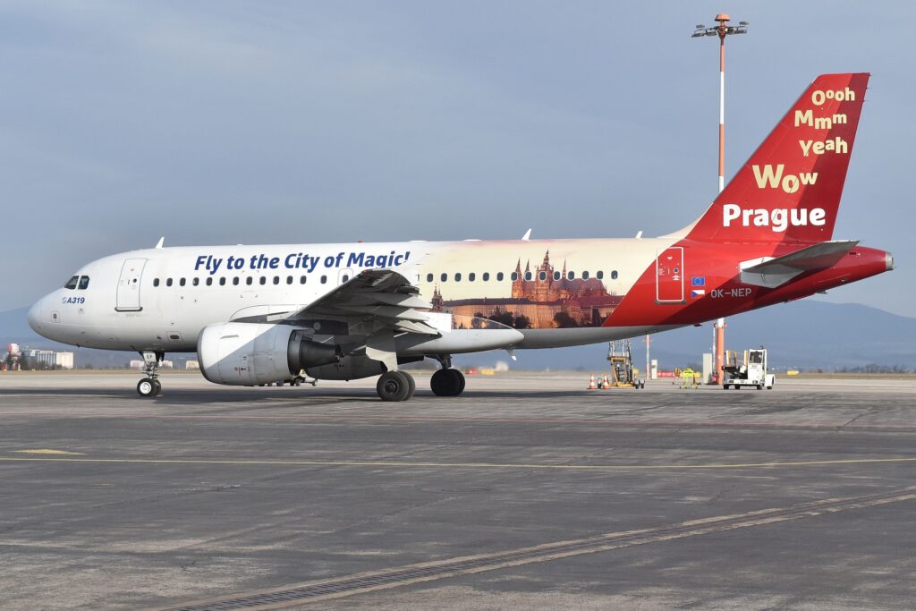 Lietajúci pútač Prahy navštívil aj naše letisko