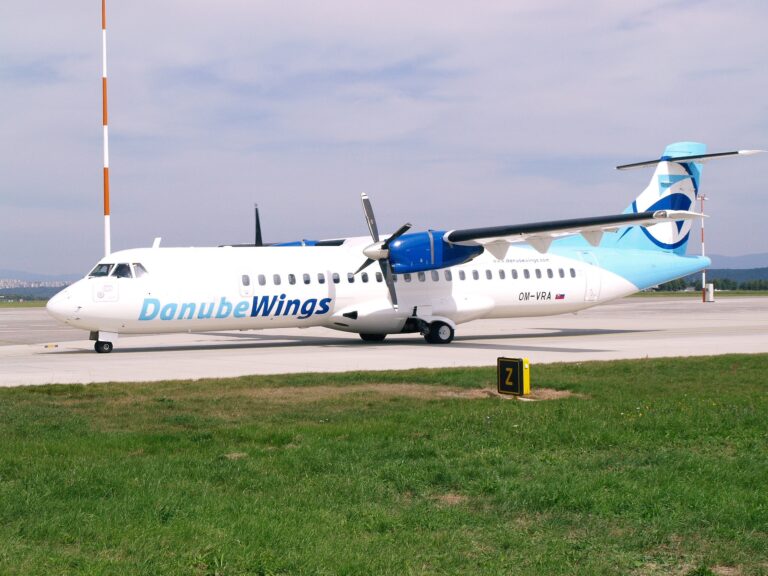 TRIDSIATY ŠIESTY DIEL FOTOPOHĽADOV DO HISTÓRIE LETISKA KOŠICE: DUNAJSKÉ KRÍDLA UŽ NEPRILETIA