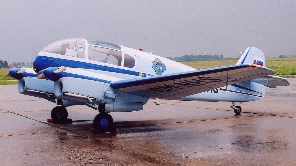 TRETÍ DIEL: Fotopohľady do histórie letiska Košice Aero Ae-145