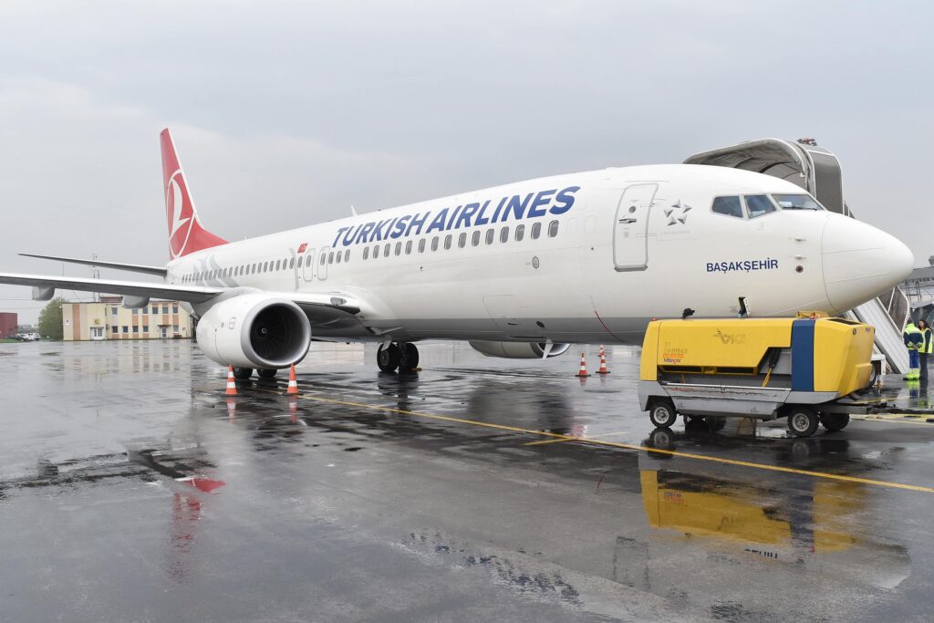 Z Istanbulu občas priletí „osemstovka“