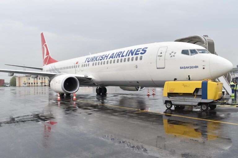 Z Istanbulu občas priletí „osemstovka“