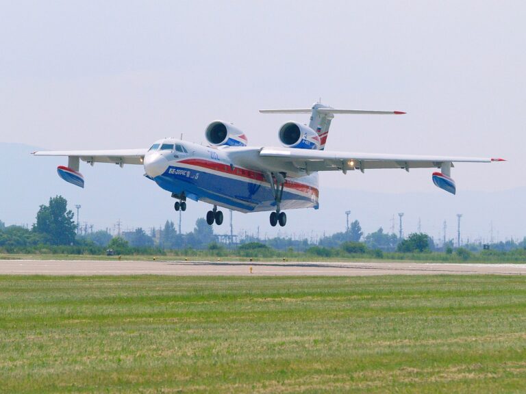 DEVӒTNÁSTY DIEL: FOTOPOHĽADY DO HISTÓRIE LETISKA KOŠICE – NAVŠTÍVIL NÁS AJ VODNÝ BOMBARDÉR