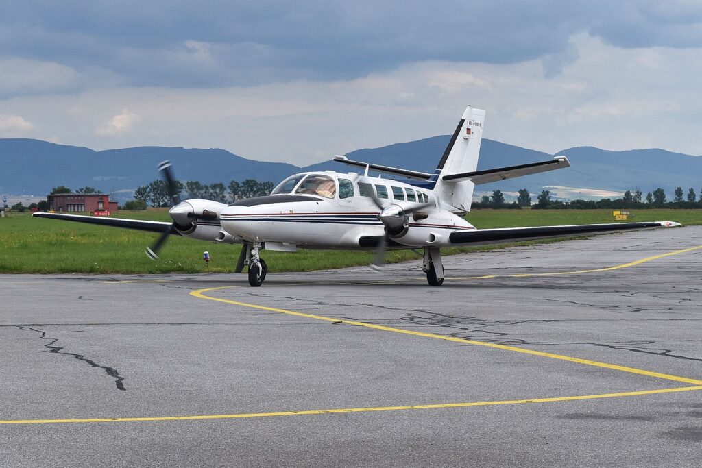 Priletel k nám nákladný Caravan