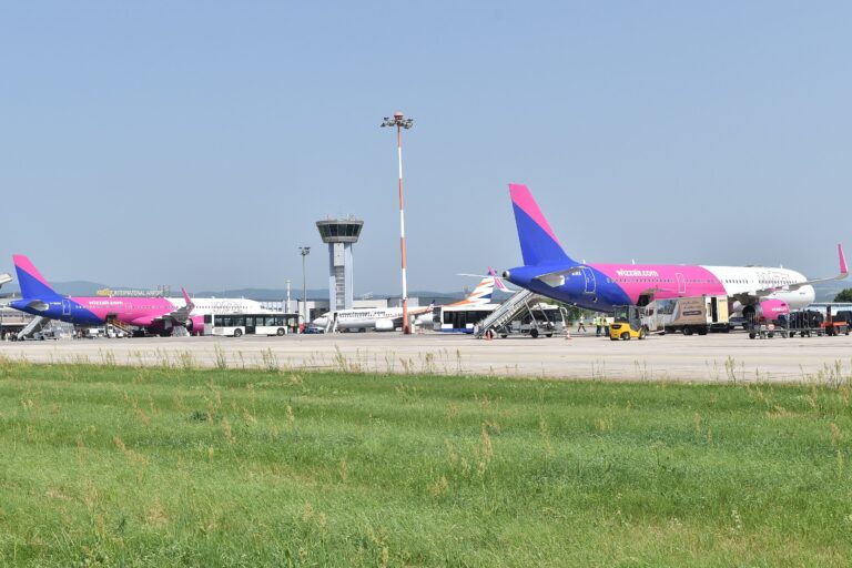 Jedna osemstovka a dve tristodvadsaťjednotky