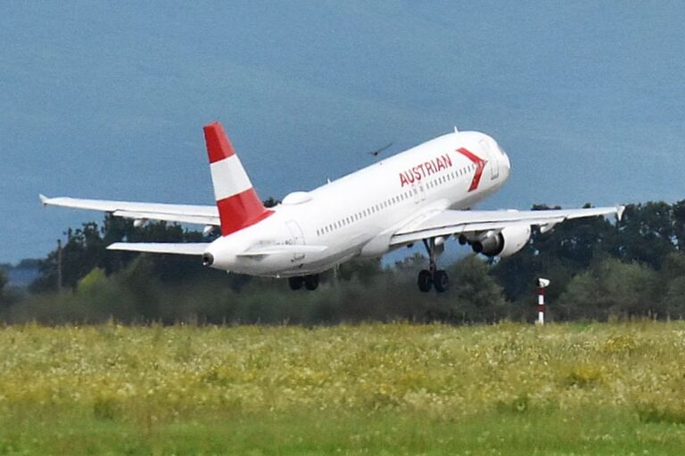 Rakúsky airbus s retro livery