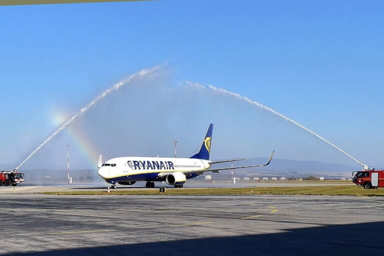 Prílety a odlety „osemstoviek“ pribúdajú
