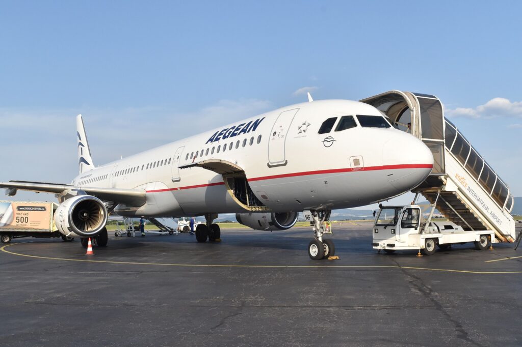 ŠTYRIDSIATY DRUHÝ DIEL FOTOPOHĽADY DO HISTÓRIE LETISKA KOŠICE: „TRISTODVADSAŤJEDNOTKA“ SPOLOČNOSTI AEGEAN AIRLINES
