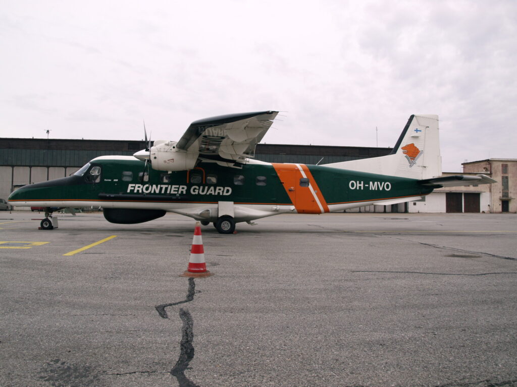 ŠTRNÁSTY DIEL: Fotopohľady do histórie letiska Košice Fínsky Dornier sa vracal z misie FRONTEX