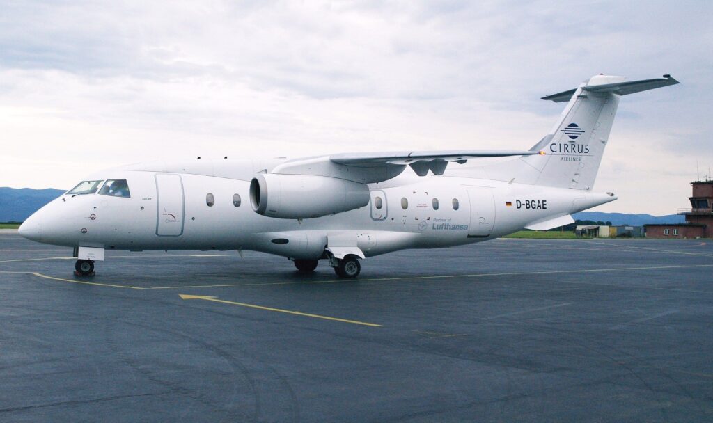 TRIDSIATY SIEDMY DIEL FOTOPOHĽADY DO HISTÓRIE LETISKA KOŠICE: DORNIER 328JET NA LINKE DO BRATISLAVY