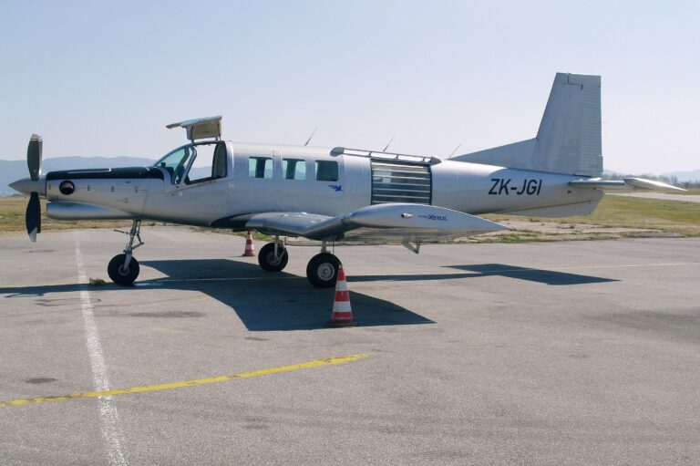 DEVIATY DIEL: Fotopohľady do histórie letiska Košice Novozélandské lietadlo s novozélandskou značkou