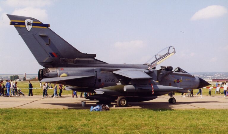 DRUHÝ DIEL: Fotopohľady do histórie letiska Košice Panavia Tornado