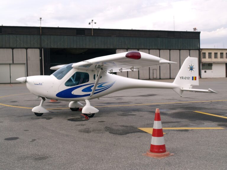 ŠIESTY DIEL: Fotopohľady do histórie letiska Košice Ultraľahké lietadlo Remos G-3 Mirage