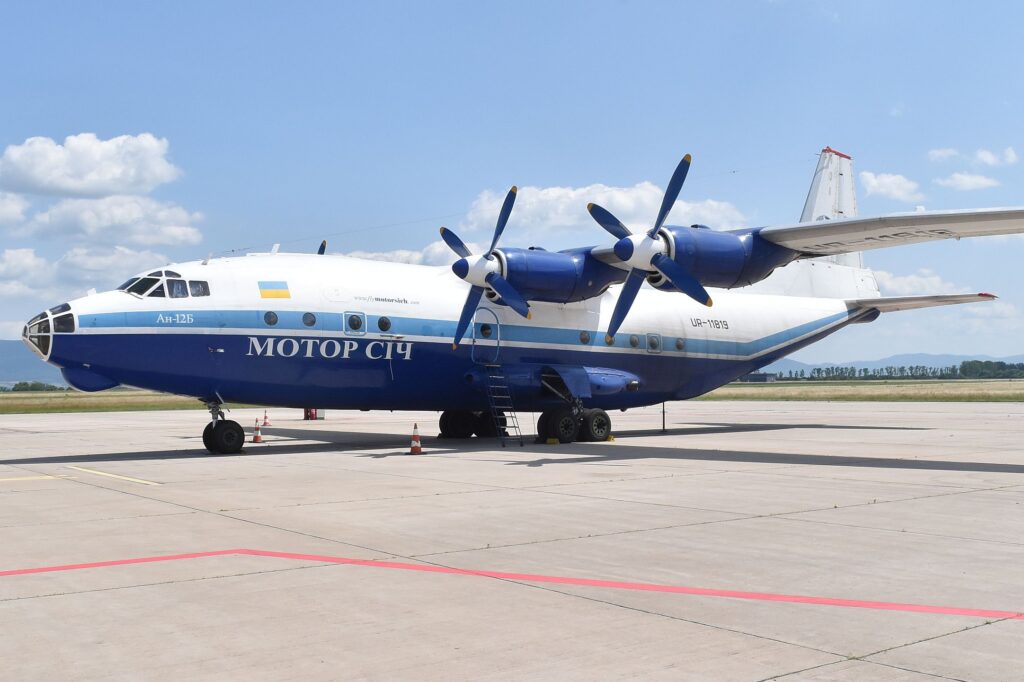 STOÔSMY DIEL FOTOPOHĽADOV DO HISTÓRIE LETISKA KOŠICE: PRILETELA UKRAJINSKÁ „DVANÁSTKA“